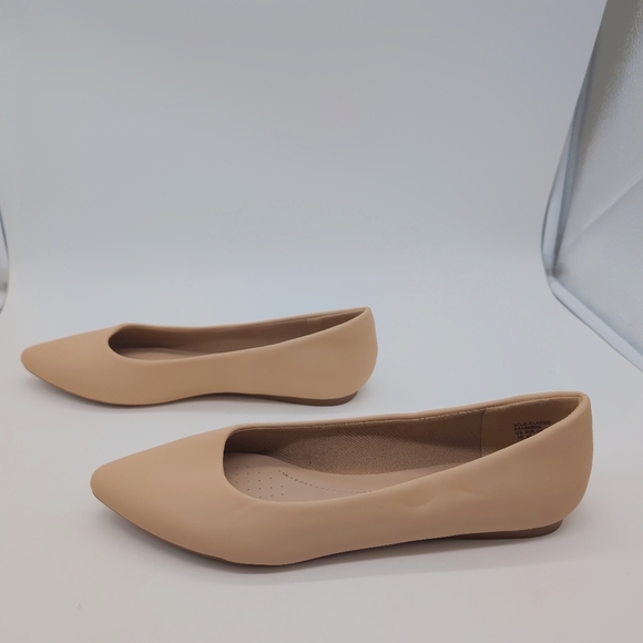 Elegant Peach/ Tan Women's Flats Dream Pairs Sz 10 - Picture 4 of 8